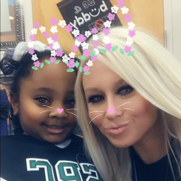 Meet your Posher, Corey Beth - Picture 2 of 8